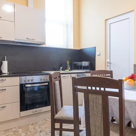 Apo - Center * Warna