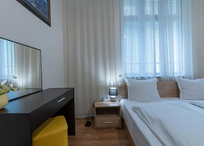 Apo - Center By Flat Manаger