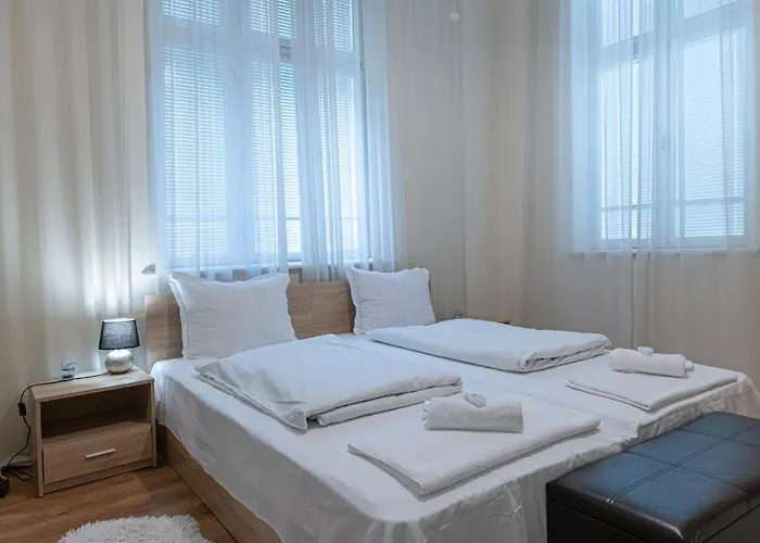 Apo - Center By Flat Manаger *