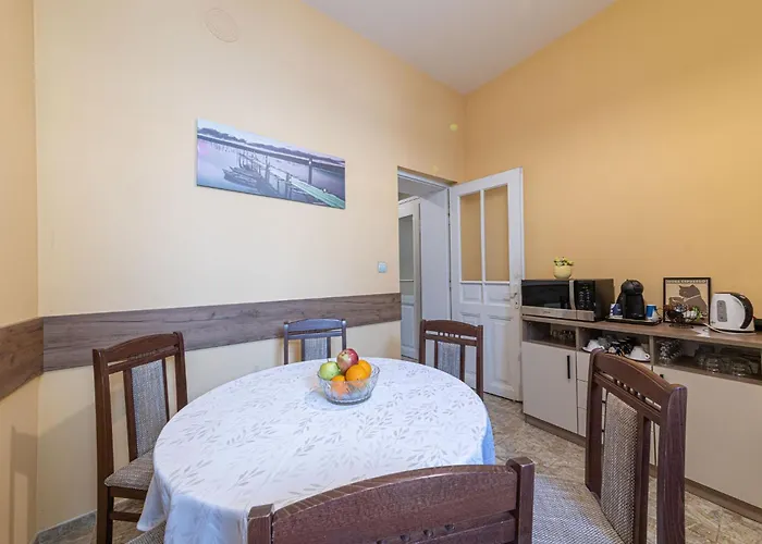 Apo - Center By Flat Manаger Warna